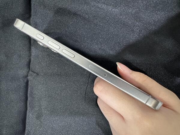 Apple iPhone 16 Pro