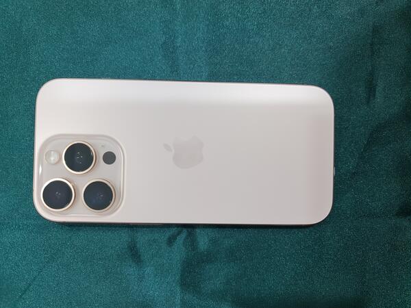 Apple iPhone 16 Pro