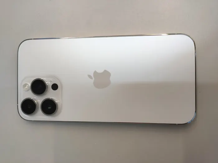 Apple iPhone 14 Pro Max — photo 4 of 11