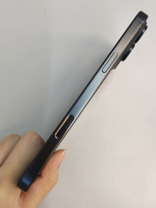 Apple iPhone 16 Pro Max — photo 4 of 11