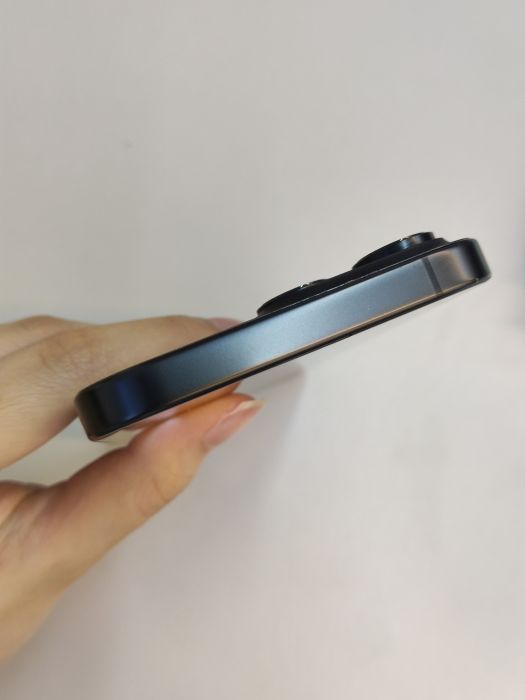 Apple iPhone 16 Pro Max — photo 6 of 11