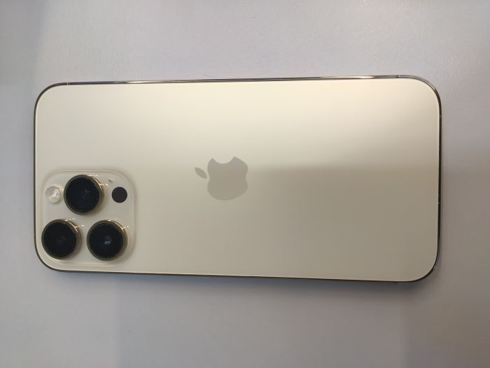 Apple iPhone 14 Pro Max — photo 2 of 11