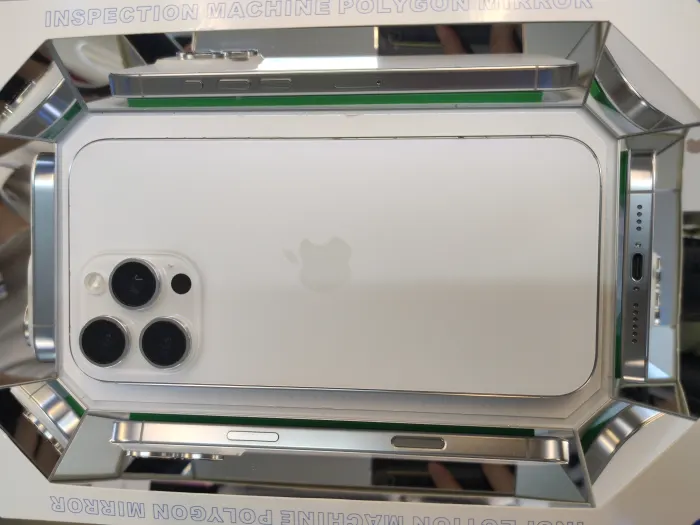 Apple iPhone 16 Pro Max — photo 10 of 10
