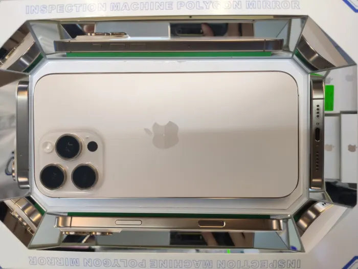 Apple iPhone 16 Pro Max — photo 2 of 10