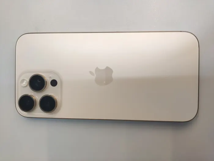Apple iPhone 16 Pro Max — photo 4 of 10