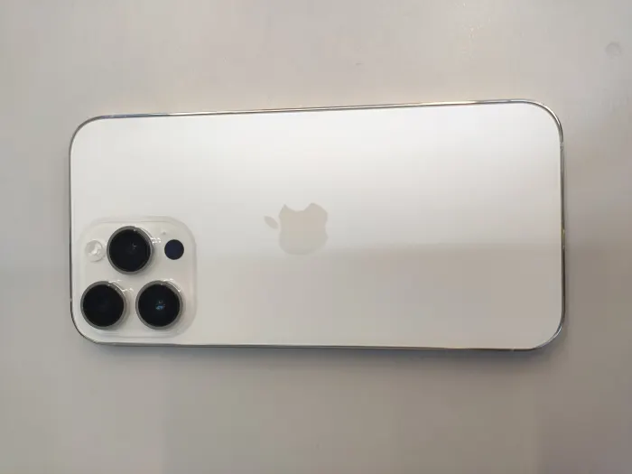 Apple iPhone 14 Pro Max — photo 4 of 10