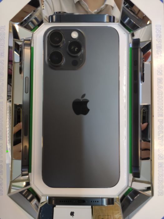 Apple iPhone 15 Pro Max — photo 2 of 10