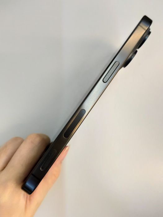 Apple iPhone 15 Pro Max — photo 6 of 10