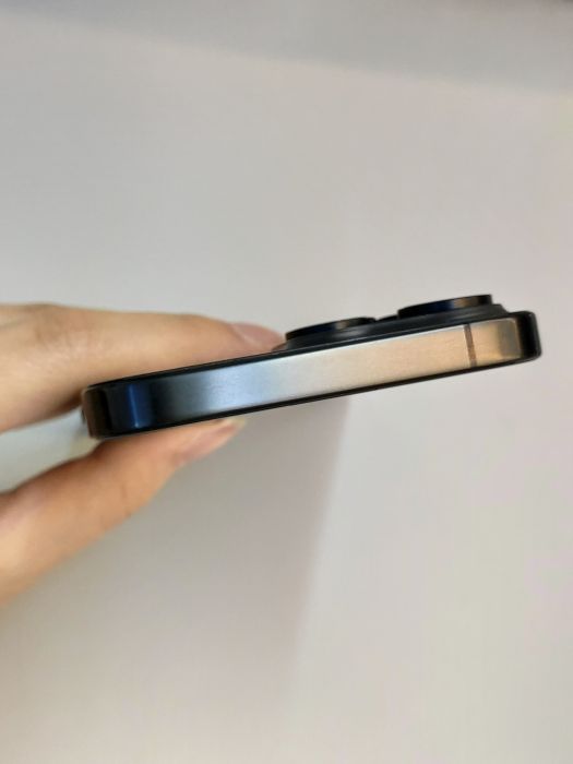 Apple iPhone 15 Pro Max — photo 7 of 10