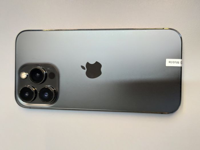 Apple iPhone 13 Pro — photo 2 of 10