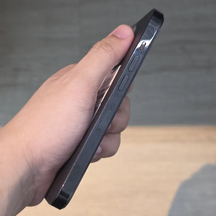 Apple iPhone 14 Pro — photo 3 of 8