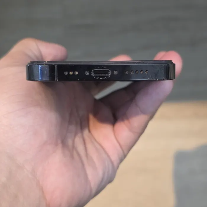 Apple iPhone 14 Pro — photo 4 of 8