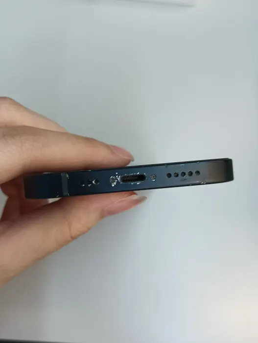 Apple iPhone 13 — photo 6 of 10