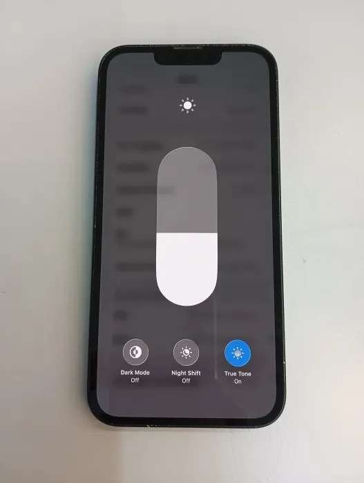 Apple iPhone 13 — photo 8 of 10