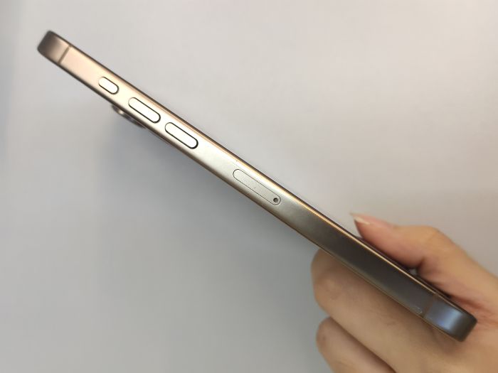 Apple iPhone 16 Pro Max — photo 5 of 10