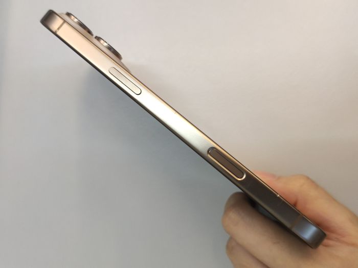 Apple iPhone 16 Pro Max — photo 6 of 10