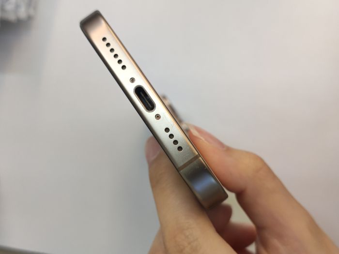 Apple iPhone 16 Pro Max — photo 7 of 10