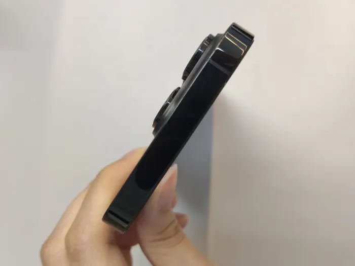 Apple iPhone 14 Pro — photo 8 of 10