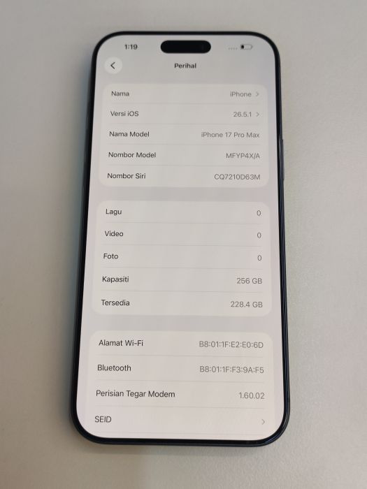 Apple iPhone 17 Pro Max — photo 8 of 10
