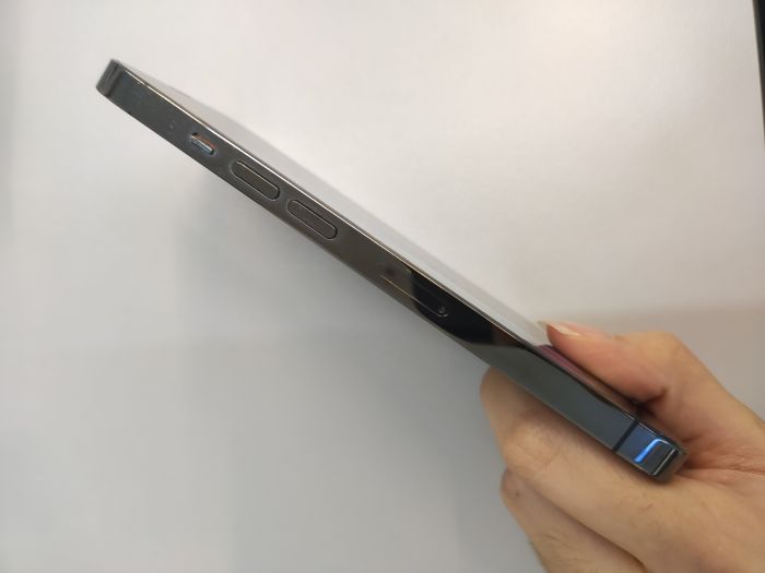 Apple iPhone 13 Pro — photo 3 of 11