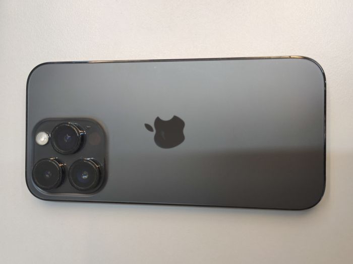 Apple iPhone 14 Pro — photo 4 of 10