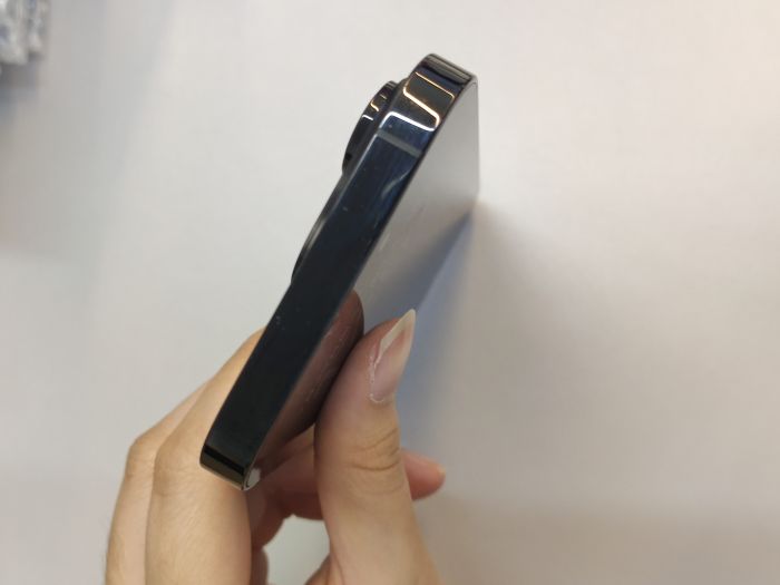 Apple iPhone 14 Pro — photo 8 of 10