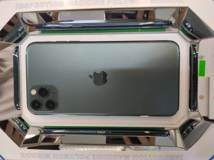 Apple iPhone 11 Pro Max — photo 2 of 10