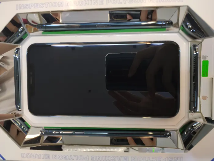 Apple iPhone 11 Pro Max — photo 3 of 10