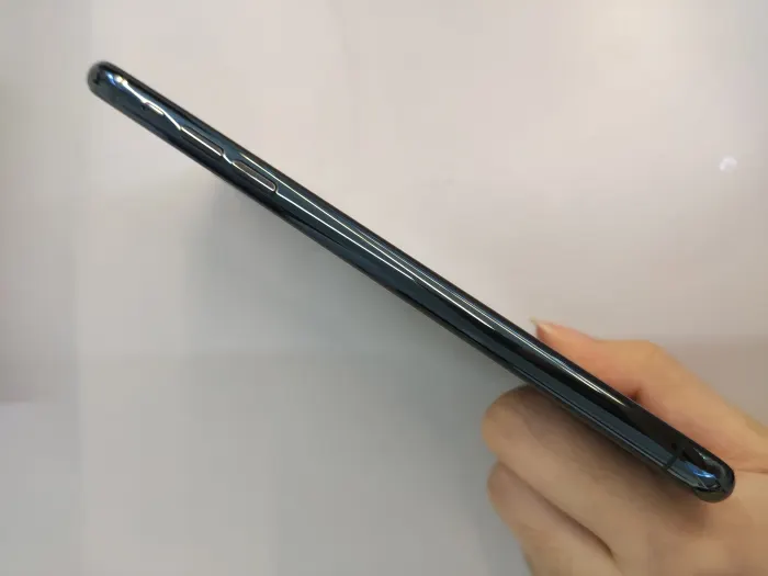 Apple iPhone 11 Pro Max — photo 5 of 10