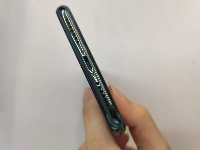 Apple iPhone 11 Pro Max — photo 7 of 10
