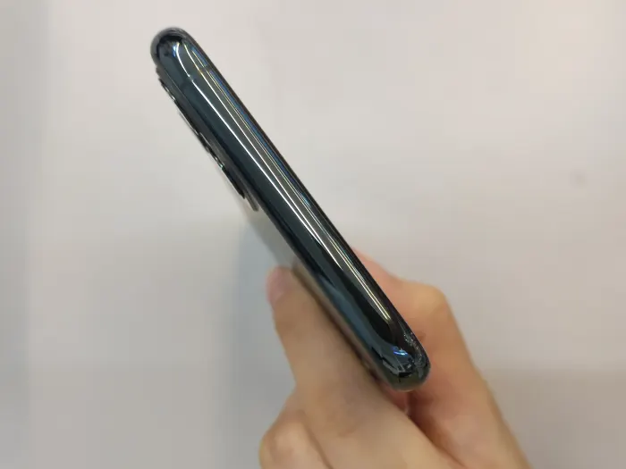 Apple iPhone 11 Pro Max — photo 8 of 10