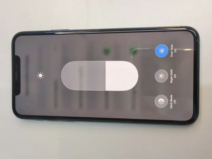Apple iPhone 11 Pro Max — photo 9 of 10