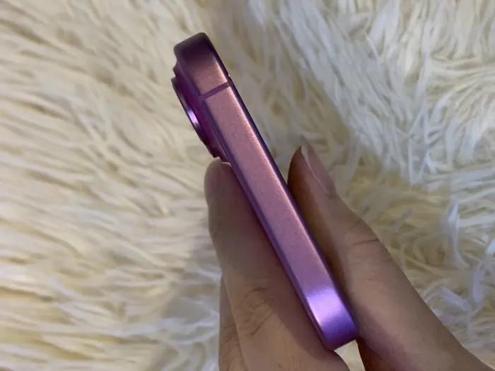 Apple iPhone 16 — photo 3 of 10