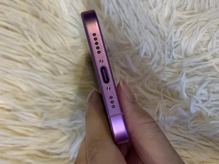 Apple iPhone 16 — photo 6 of 10