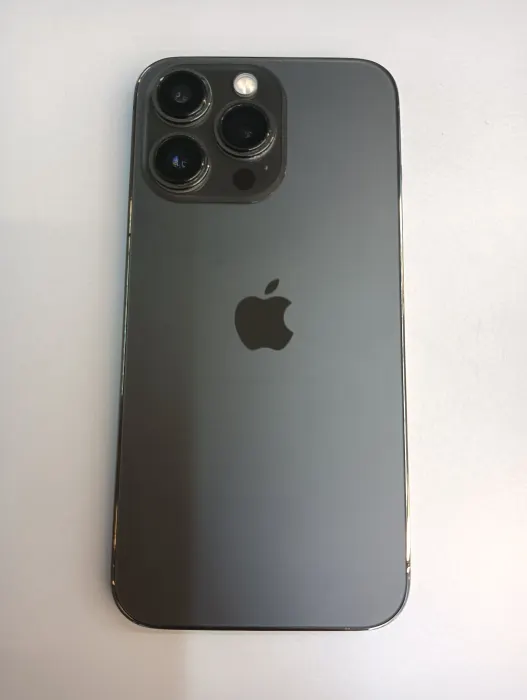 Apple iPhone 13 Pro — photo 1 of 10