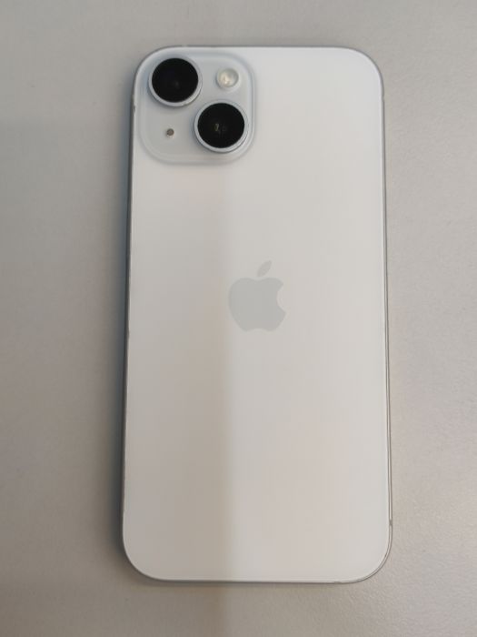 Apple iPhone 15 — photo 4 of 10