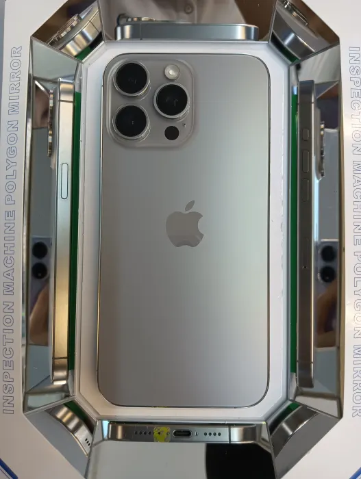 Apple iPhone 15 Pro Max — photo 2 of 10