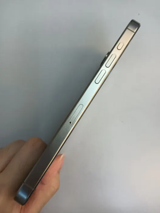 Apple iPhone 15 Pro Max — photo 4 of 10