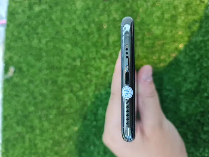 Apple iPhone 11 Pro Max — photo 4 of 7