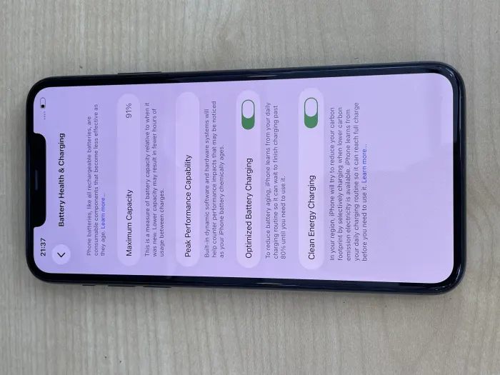 Apple iPhone 11 Pro Max — photo 2 of 10