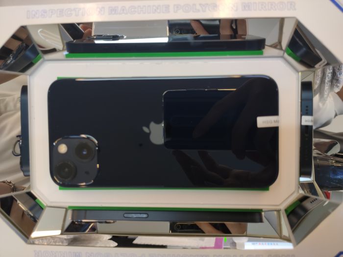 Apple iPhone 13 — photo 2 of 10