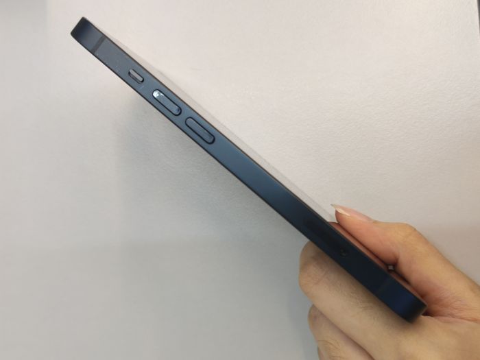 Apple iPhone 13 — photo 5 of 10