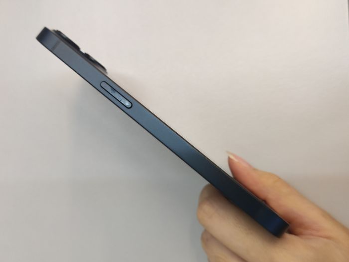 Apple iPhone 13 — photo 6 of 10