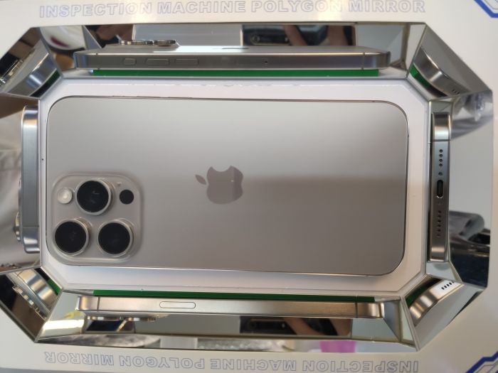 Apple iPhone 15 Pro Max — photo 2 of 10
