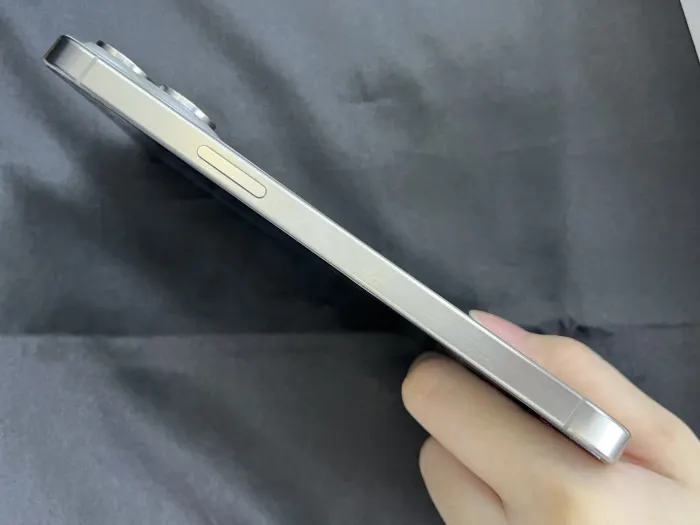 Apple iPhone 15 Pro Max — photo 2 of 10