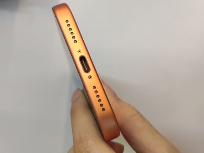 Apple iPhone 17 Pro Max — photo 7 of 10