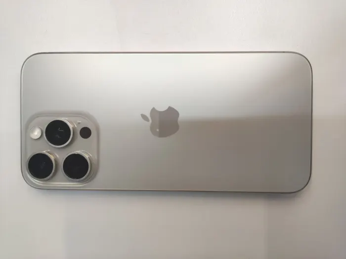 Apple iPhone 15 Pro Max — photo 4 of 10