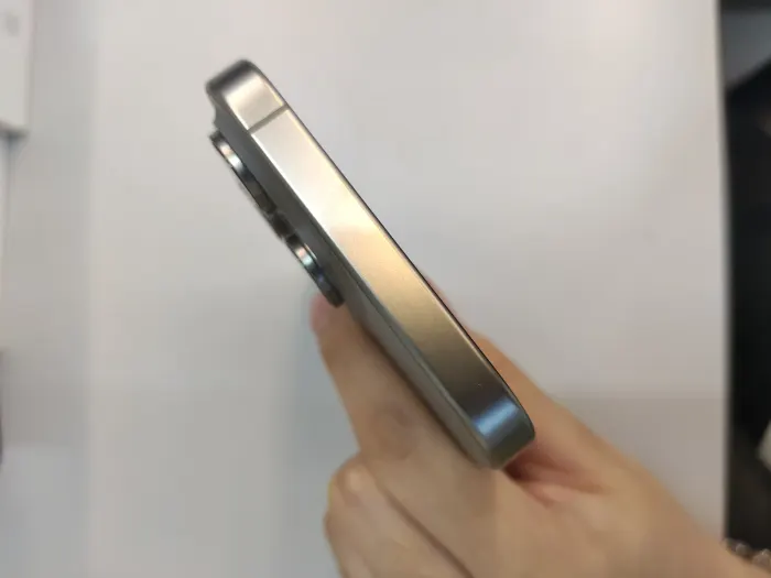 Apple iPhone 15 Pro Max — photo 8 of 10