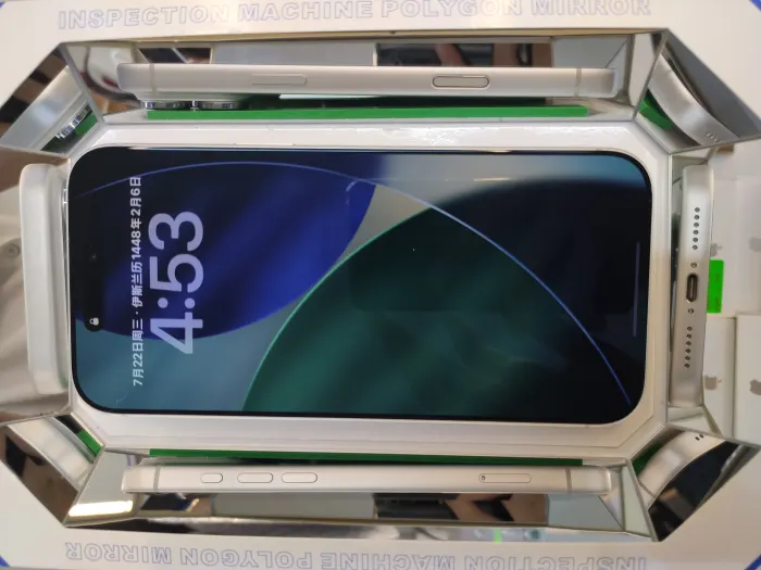 Apple iPhone 17 Pro Max — photo 3 of 10