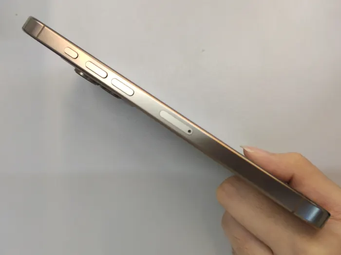 Apple iPhone 16 Pro Max — photo 3 of 10